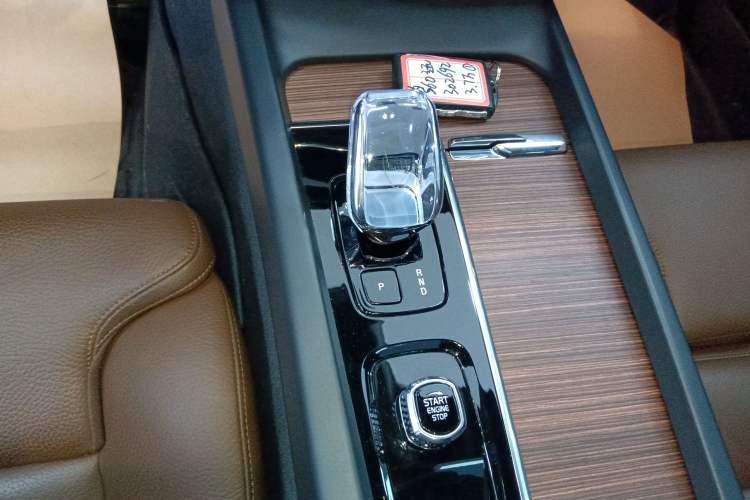 Used Volvo S60 2024 B4 Zhiyuan Luxury Edition Gear Lever