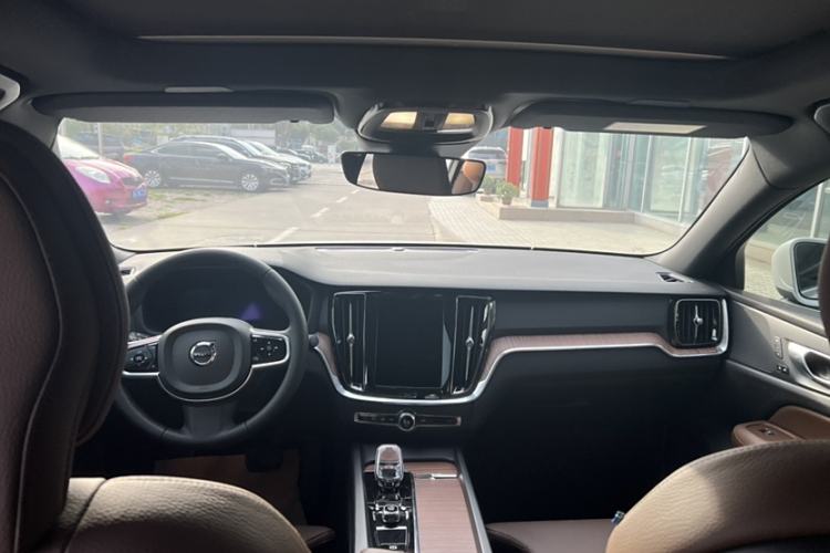 Used Volvo S60 2024 B4 Zhiyuan Luxury Edition Interior 1