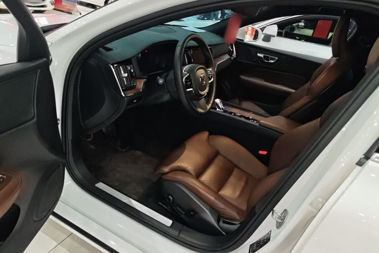 Used Volvo S60 2024 B4 Zhiyuan Luxury Edition Interior 2