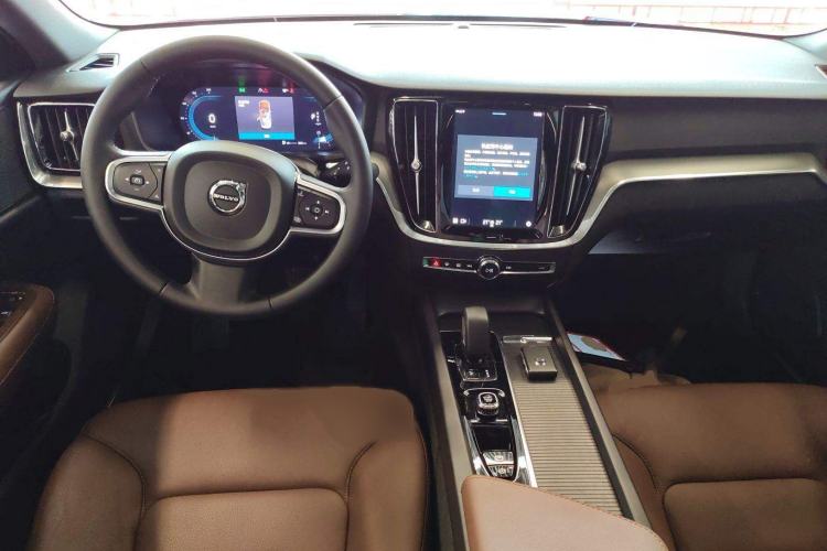 Used Volvo S60 2024 B4 Zhiyi Luxury Edition Interior 2