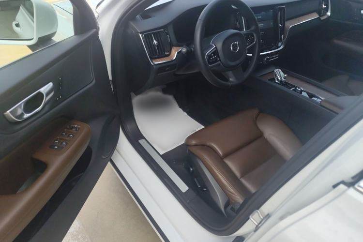 Used Volvo S60 2024 B4 Zhiyuan Luxury Edition Interior 2