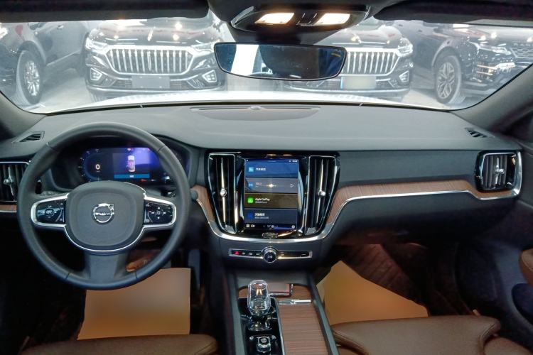 Used Volvo S60 2024 B4 Zhiyuan Luxury Edition Interior 2