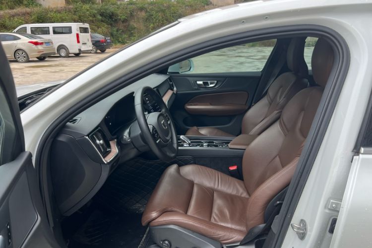 Used Volvo S60 2024 B4 Zhiyuan Luxury Edition Interior 2