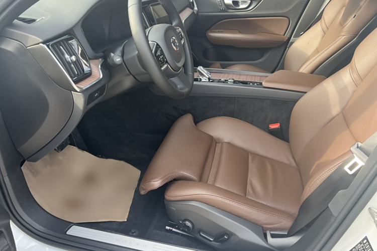 Used Volvo S60 2024 B4 Zhiyuan Luxury Edition Interior 3