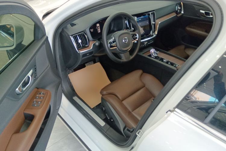 Used Volvo S60 2024 B4 Zhiyuan Luxury Edition Interior 3