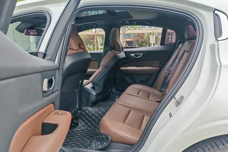 Used Volvo S60 2024 B4 Zhiyi Luxury Edition Interior 4