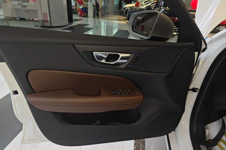 Used Volvo S60 2024 B4 Zhiyi Luxury Edition Left Front Door Interior
