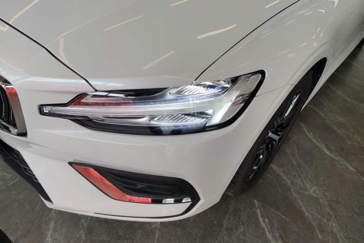 Used Volvo S60 2024 B4 Zhiyi Luxury Edition Left Front Headlight
