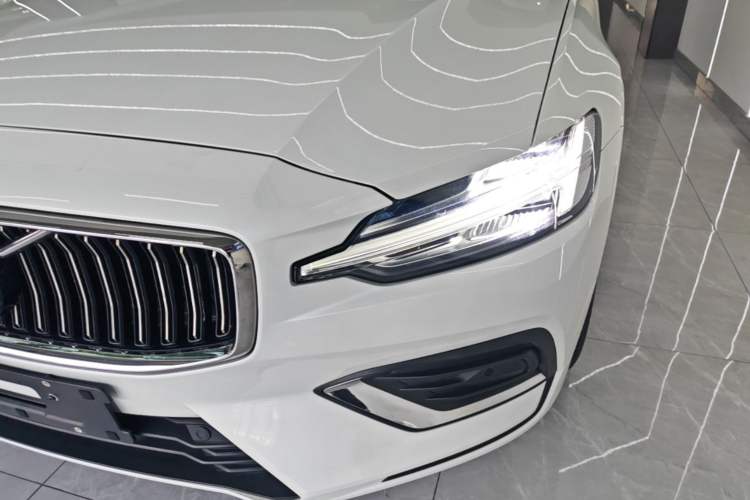 Used Volvo S60 2024 B4 Zhiyi Luxury Edition Left Front Headlight