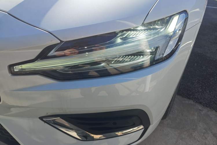 Used Volvo S60 2024 B4 Zhiyuan Luxury Edition Left Front Headlight