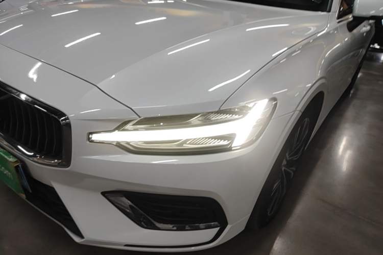 Used Volvo S60 2024 B4 Zhiyuan Luxury Edition Left Front Headlight