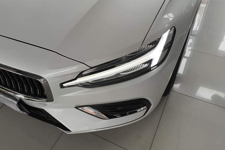 Used Volvo S60 2024 B4 Zhiyi Luxury Edition Left Front Headlight