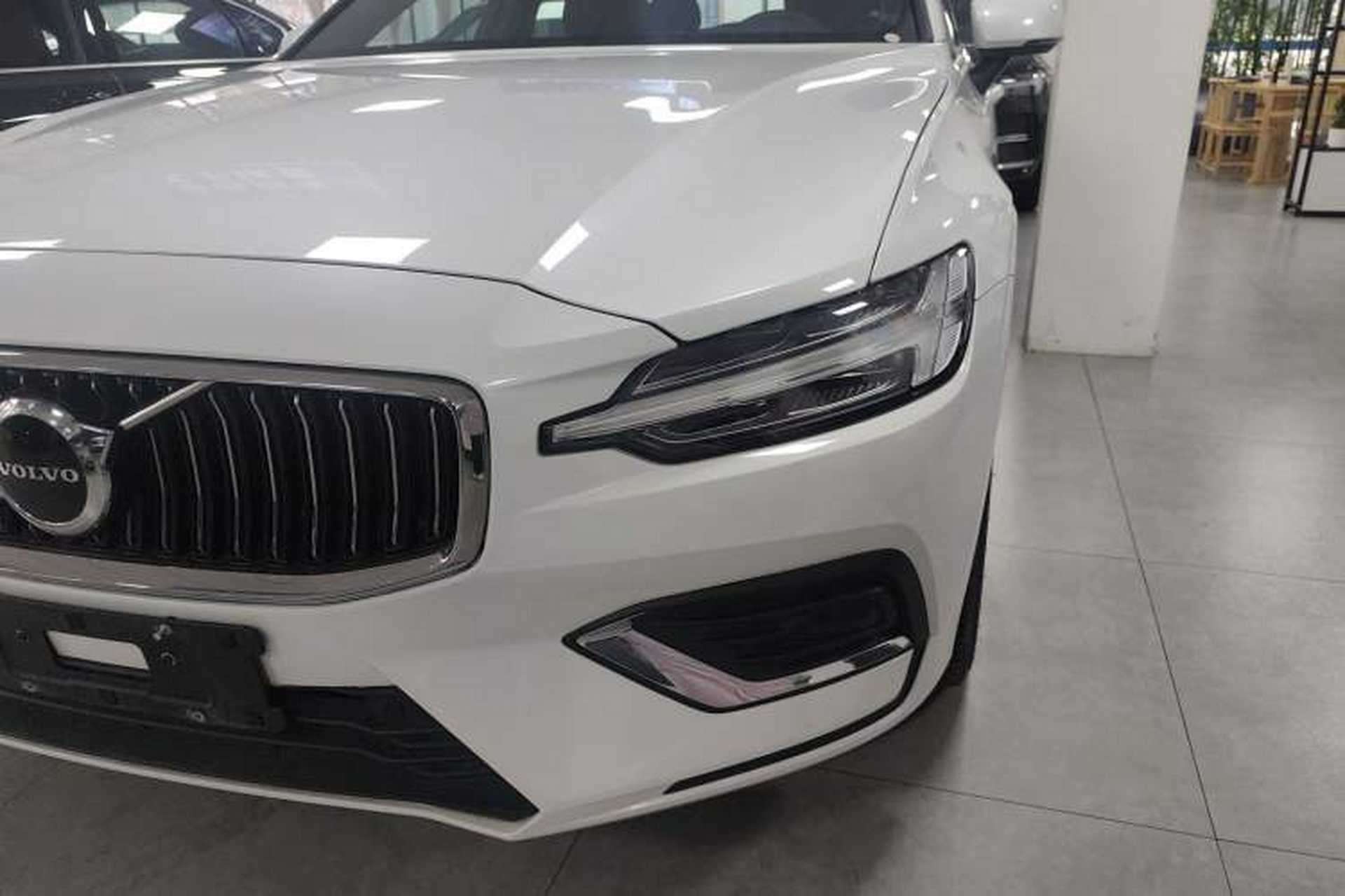 Used Volvo S60 2024 B4 Zhiyuan Luxury Edition Left Front Headlight