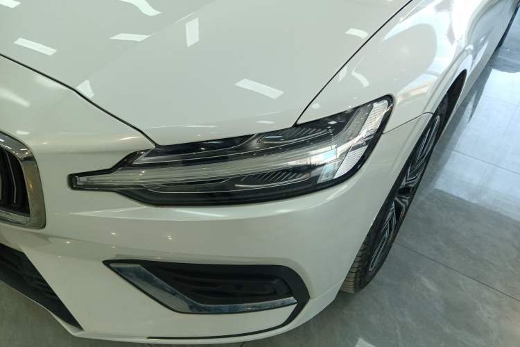 Used Volvo S60 2024 B4 Zhiyuan Luxury Edition Left Front Headlight