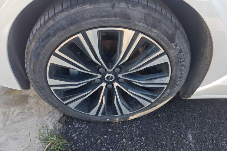 Used Volvo S60 2024 B4 Zhiyuan Luxury Edition Left Front Wheel Hub