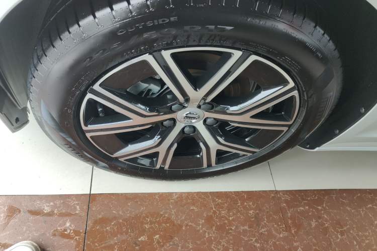 Used Volvo S60 2024 B4 Zhiyi Luxury Edition Left Front Wheel Hub