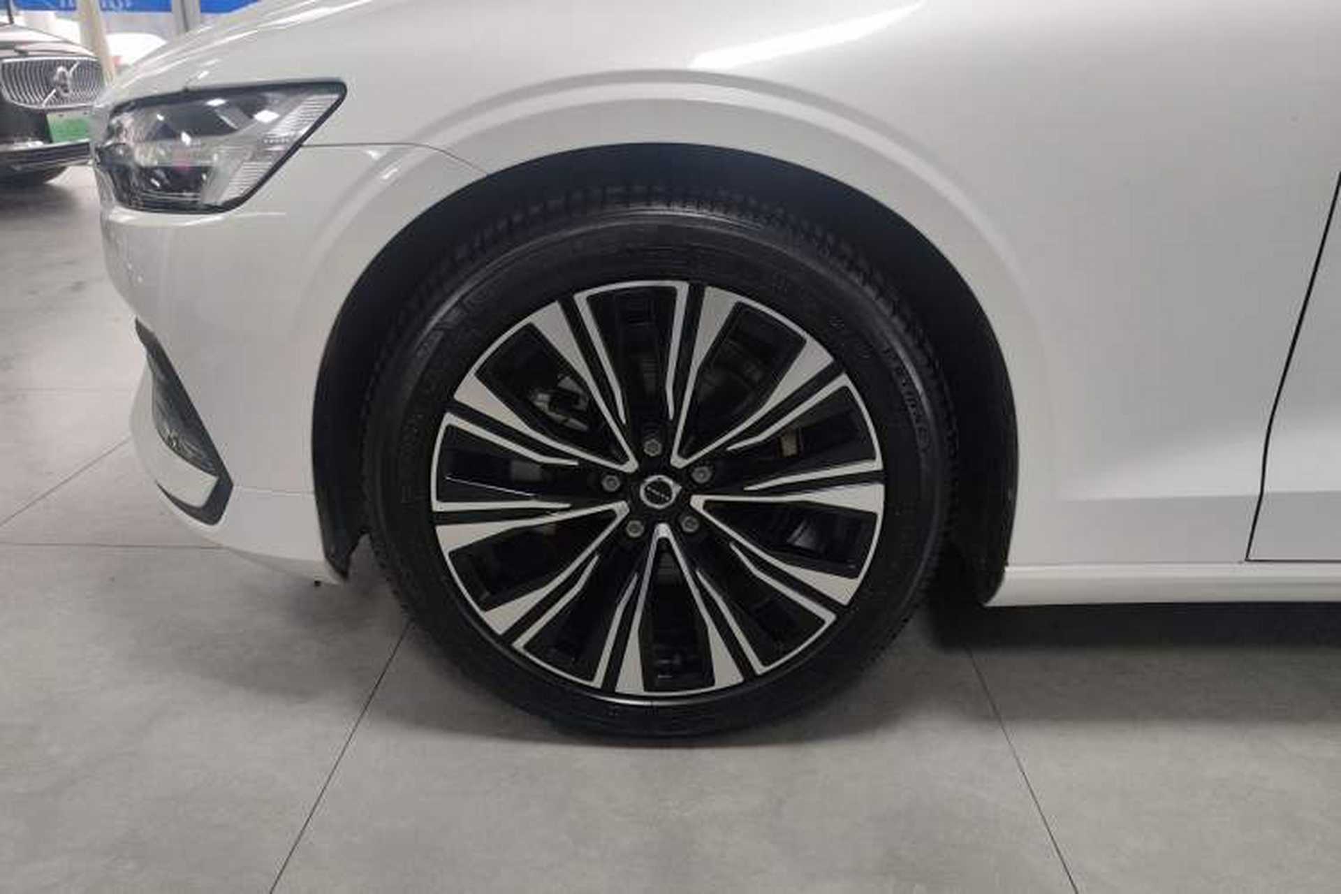 Used Volvo S60 2024 B4 Zhiyuan Luxury Edition Left Front Wheel Hub