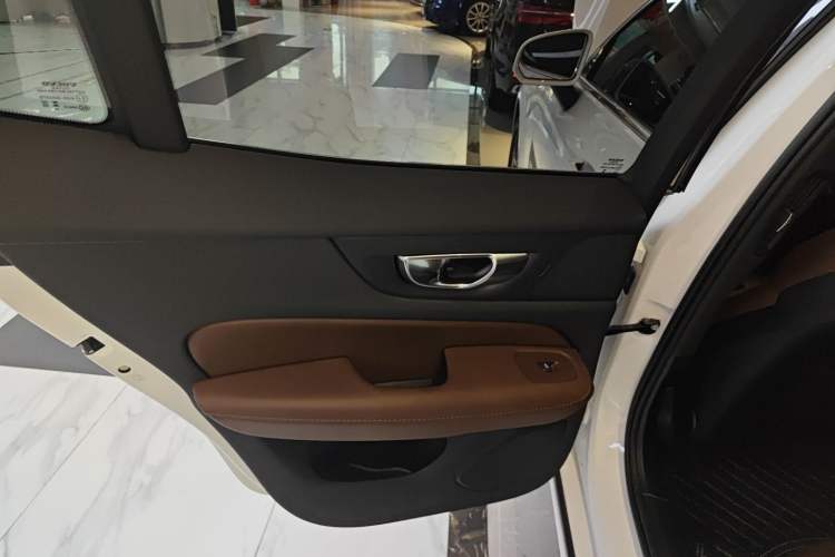 Used Volvo S60 2024 B4 Zhiyi Luxury Edition Left Rear Door Interior