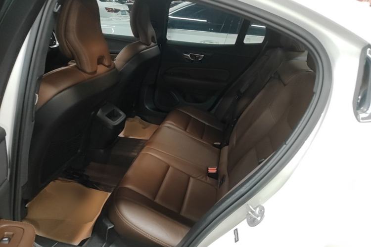 Used Volvo S60 2024 B4 Zhiyuan Luxury Edition Left Rear Seat