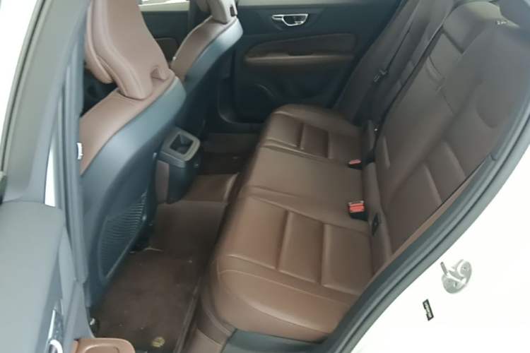 Used Volvo S60 2024 B4 Zhiyi Luxury Edition Left Rear Seat