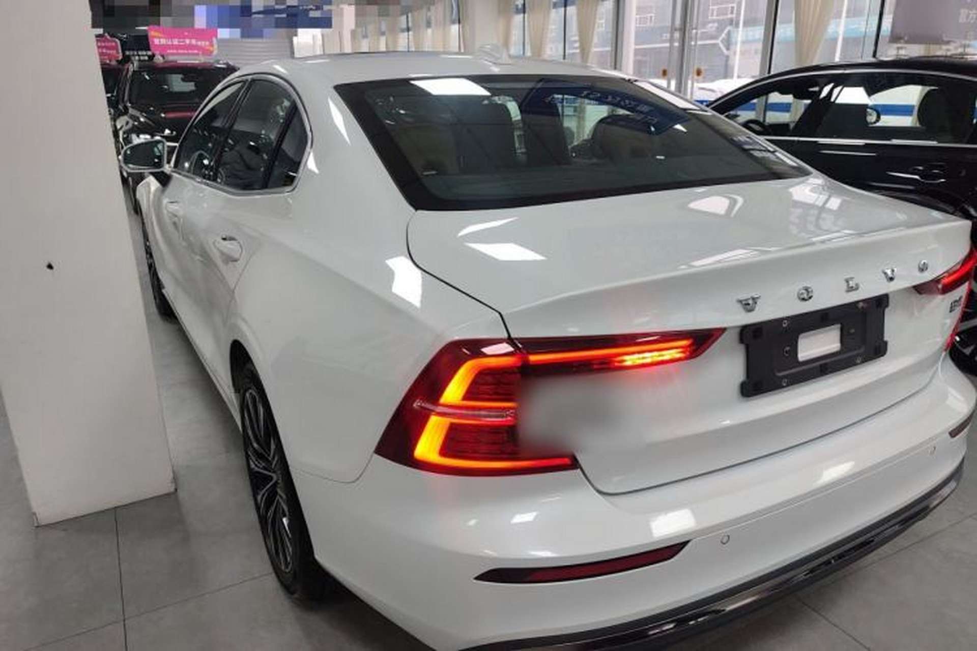 Used Volvo S60 2024 B4 Zhiyuan Luxury Edition Left Side