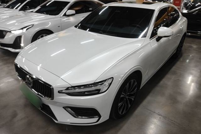 Used Volvo S60 2024 B4 Zhiyuan Luxury Edition