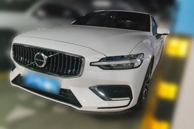 Used Volvo S60 2024 B4 Zhiyuan Luxury Edition
