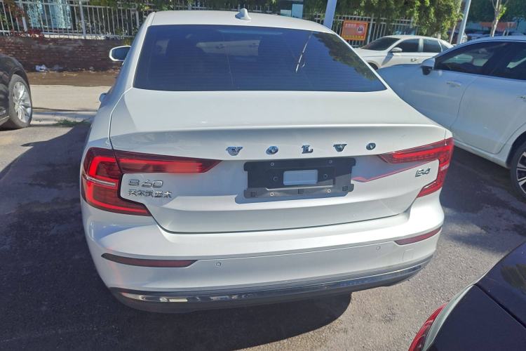 Used Volvo S60 2024 B4 Zhiyuan Luxury Edition Rear