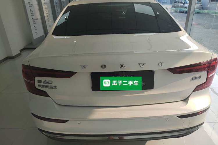 Used Volvo S60 2024 B4 Zhiyuan Luxury Edition Rear