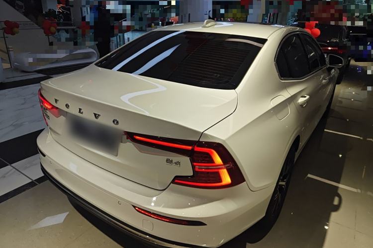 Used Volvo S60 2024 B4 Zhiyi Luxury Edition Rear Right 45 Deg