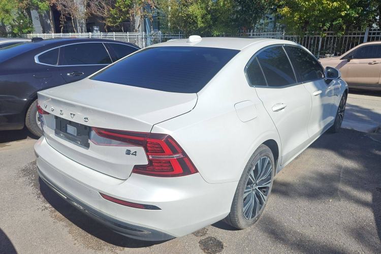 Used Volvo S60 2024 B4 Zhiyuan Luxury Edition Rear Right 45 Deg