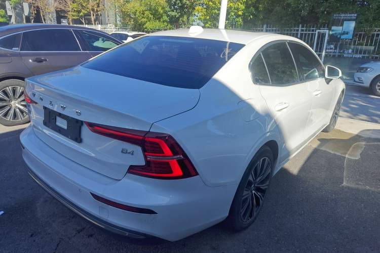 Used Volvo S60 2024 B4 Zhiyuan Luxury Edition Rear Right 45 Deg