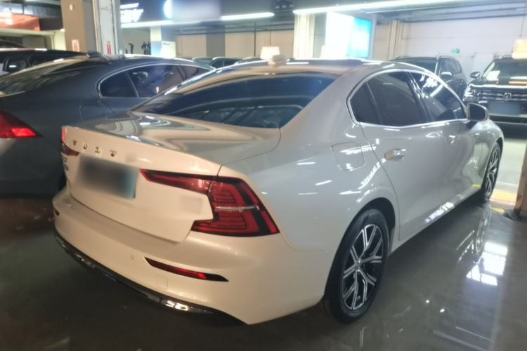 Used Volvo S60 2024 B4 Zhiyi Luxury Edition Rear Right 45 Deg