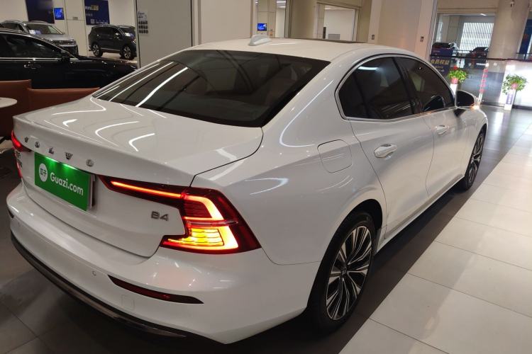 Used Volvo S60 2024 B4 Zhiyuan Luxury Edition Rear Right 45 Deg