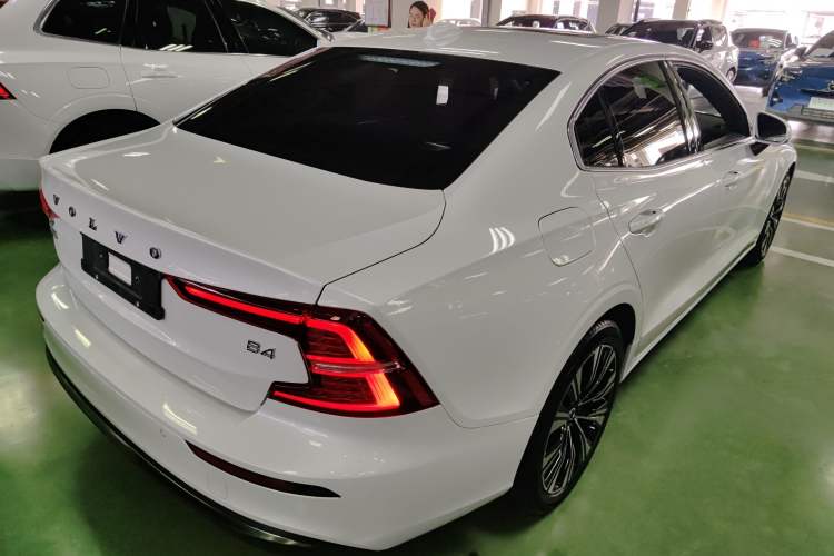 Used Volvo S60 2024 B4 Zhiyuan Luxury Edition Rear Right 45 Deg