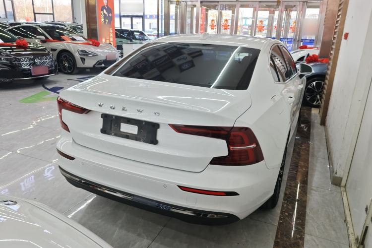 Used Volvo S60 2024 B4 Zhiyuan Luxury Edition Rear Right 45 Deg