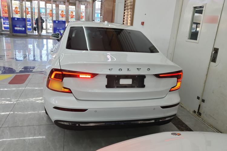 Used Volvo S60 2024 B4 Zhiyuan Luxury Edition Rear