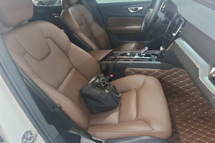 Used Volvo S60 2024 B4 Zhiyi Luxury Edition Right Front Seat