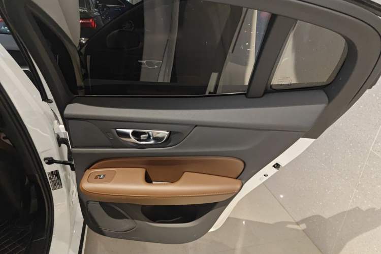Used Volvo S60 2024 B4 Zhiyi Luxury Edition Right Rear Door Interior