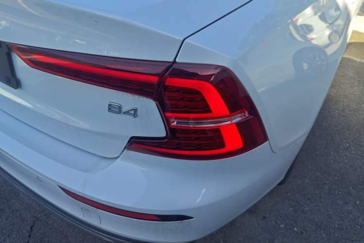 Used Volvo S60 2024 B4 Zhiyuan Luxury Edition Right Rear Taillight