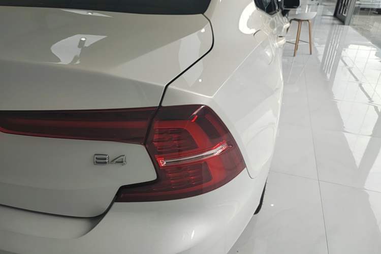 Used Volvo S60 2024 B4 Zhiyuan Luxury Edition Right Rear Taillight