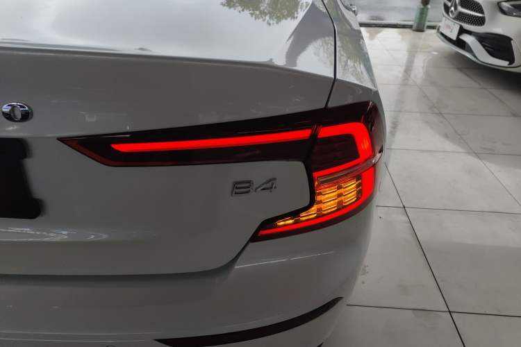 Used Volvo S60 2024 B4 Zhiyi Luxury Edition Right Rear Taillight