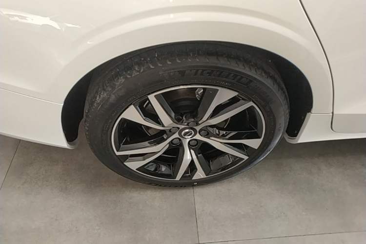 Used Volvo S60 2024 B5 Zhiya Sport Edition Right Rear Wheel Hub