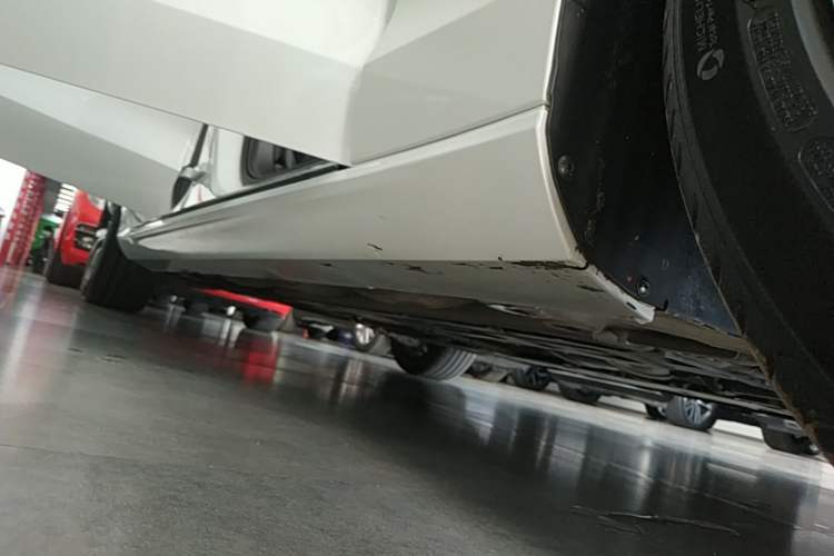 Used Volvo S60 2024 B5 Zhiya Sport Edition Right Side Sill