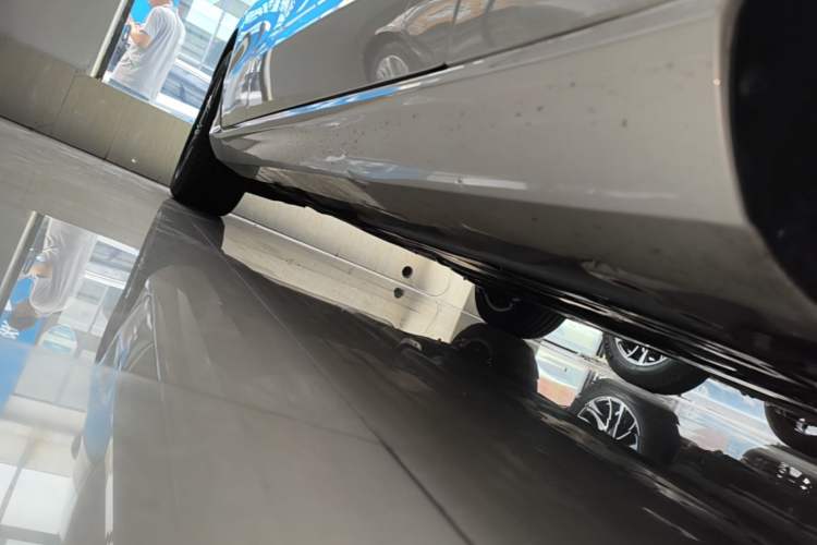 Used Volvo S60 2024 B4 Zhiyi Luxury Edition Right Side Sill