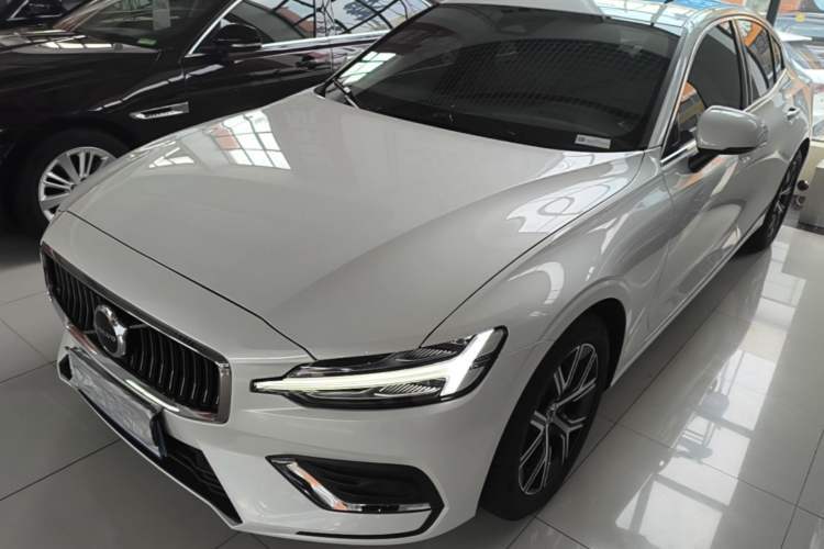 Used Volvo S60 2024 B4 Zhiyi Luxury Edition Guazi used car, China used car export, Used car for sale, Used cars, Cheapest cars for sale