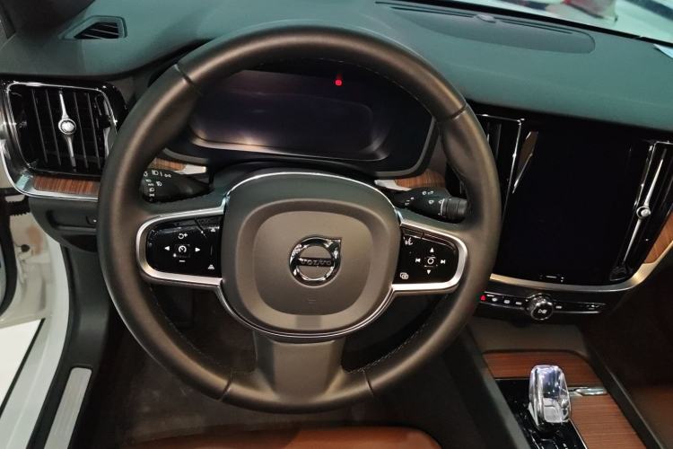 Used Volvo S60 2024 B4 Zhiyuan Luxury Edition Steering Wheel