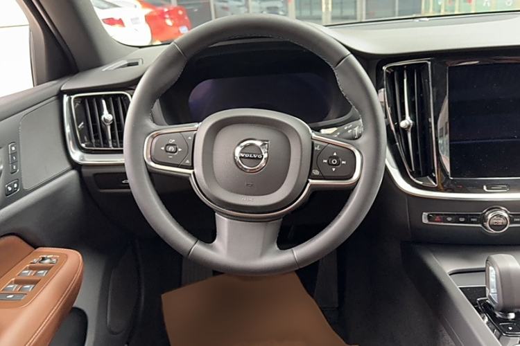 Used Volvo S60 2024 B4 Zhiyi Luxury Edition Steering Wheel