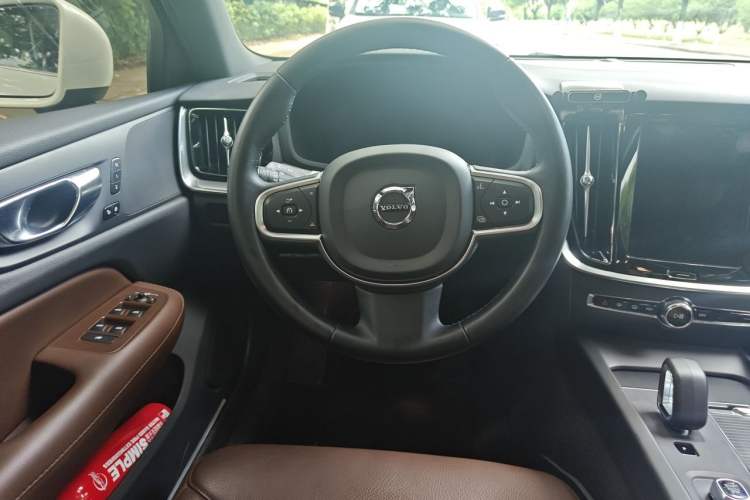 Used Volvo S60 2024 B4 Zhiyi Luxury Edition Steering Wheel