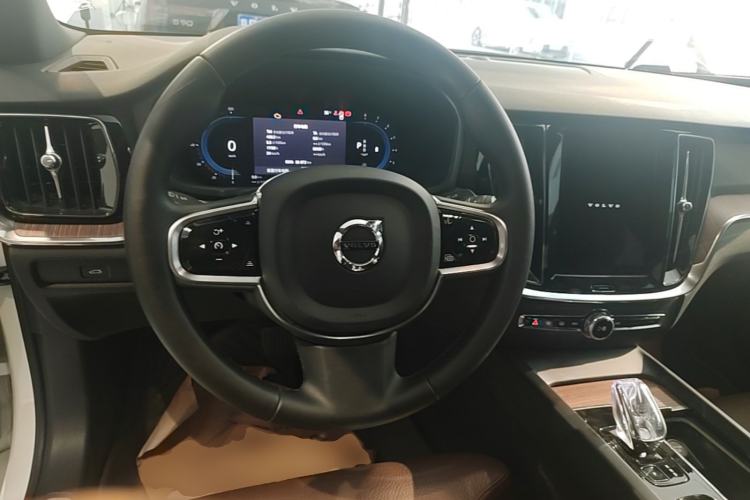 Used Volvo S60 2024 B4 Zhiyuan Luxury Edition Steering Wheel